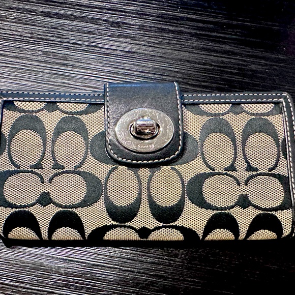 Wallet - Picture 1 of 3